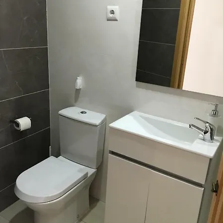 White House 3*